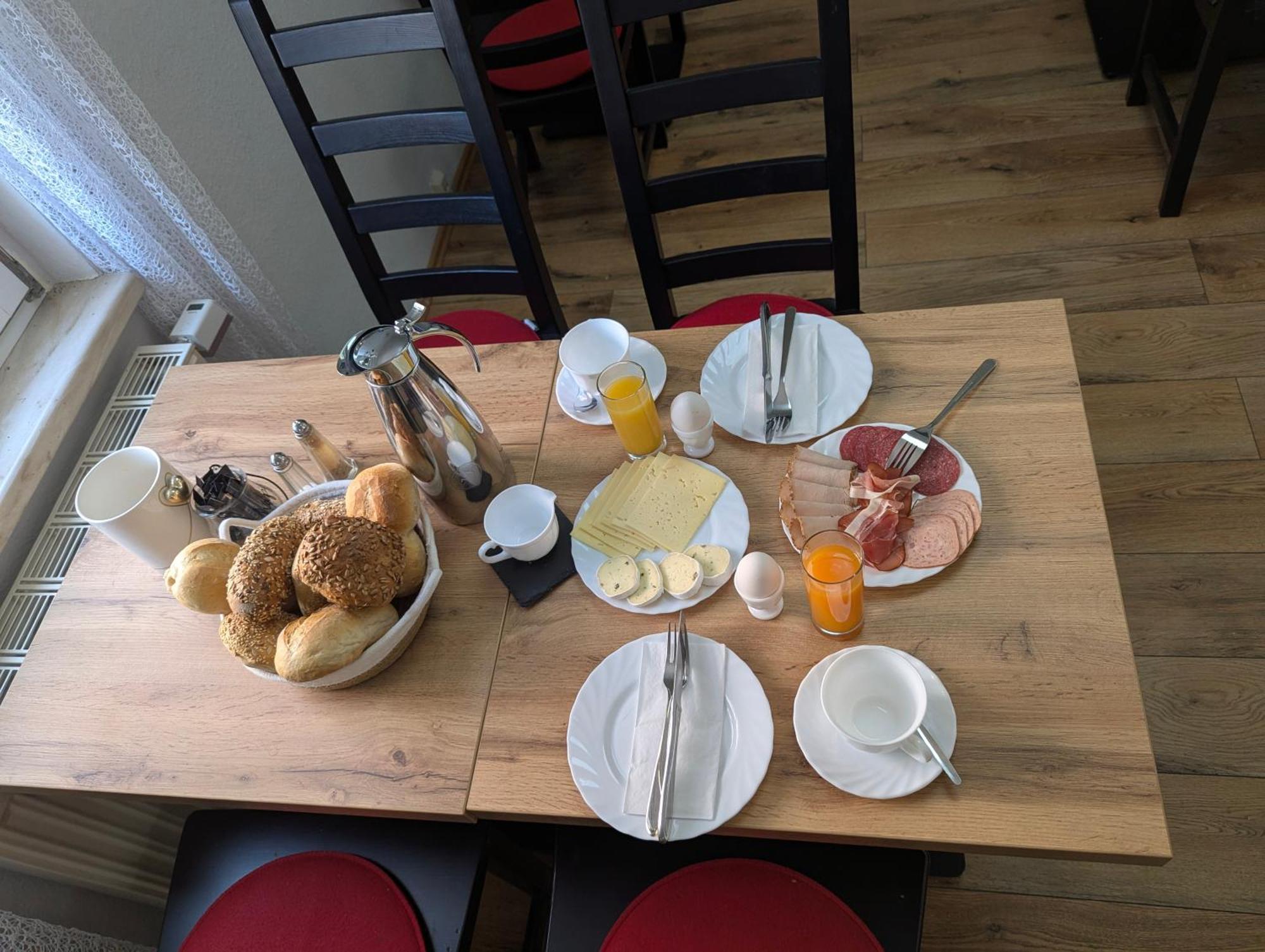 מאינינגן Hotel Wolke מראה חיצוני תמונה